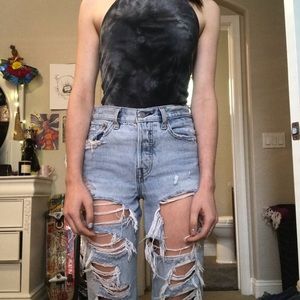 Distressed Levi Short Jeans